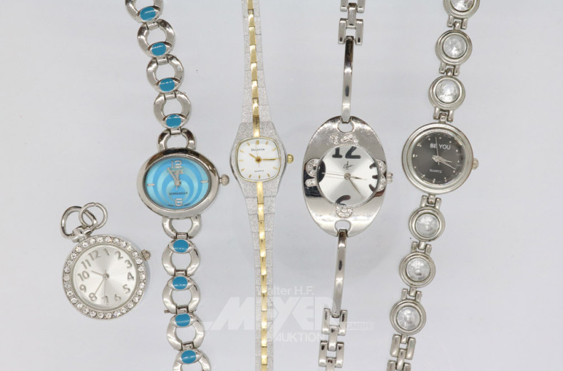 9 Damen-Armbanduhren, 1 Anhängeruhr