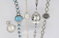 9 Damen-Armbanduhren, 1 Anhängeruhr