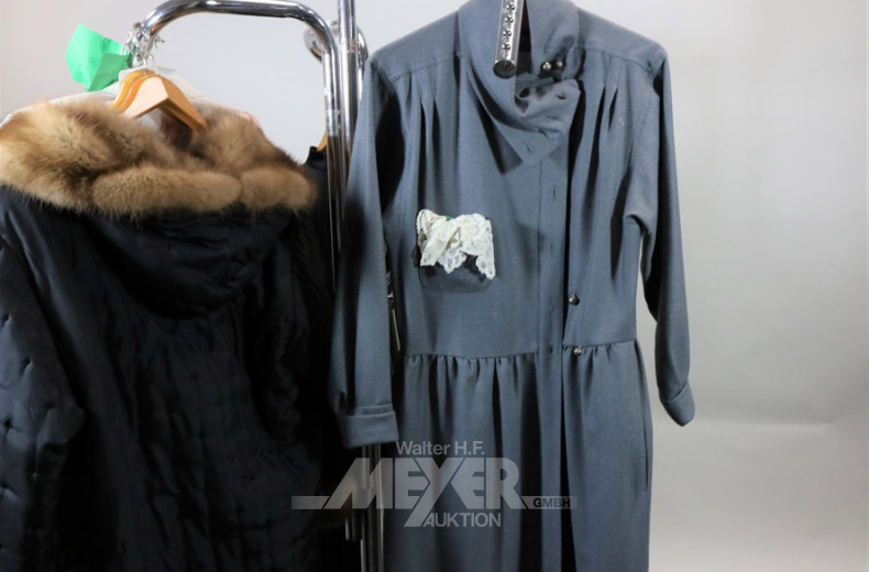 Posten Damenoberbekleidung, u.a.
