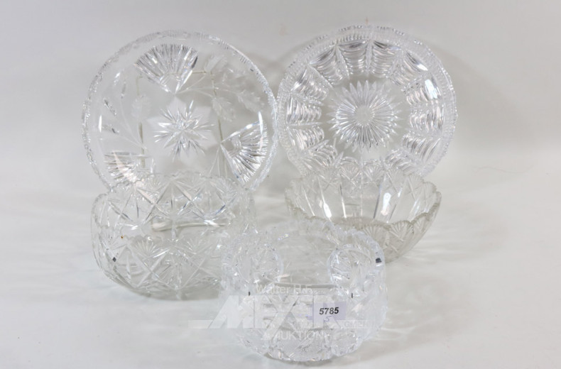 3 Kristall-Schalen und 2 Kuchenteller