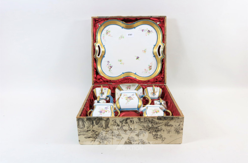 Porzellan Dejeuner, um 1900, 8 teilig,