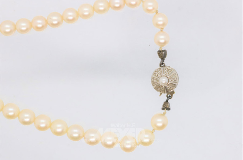 Zuchtperlenkette mit 333er GG-Schließe