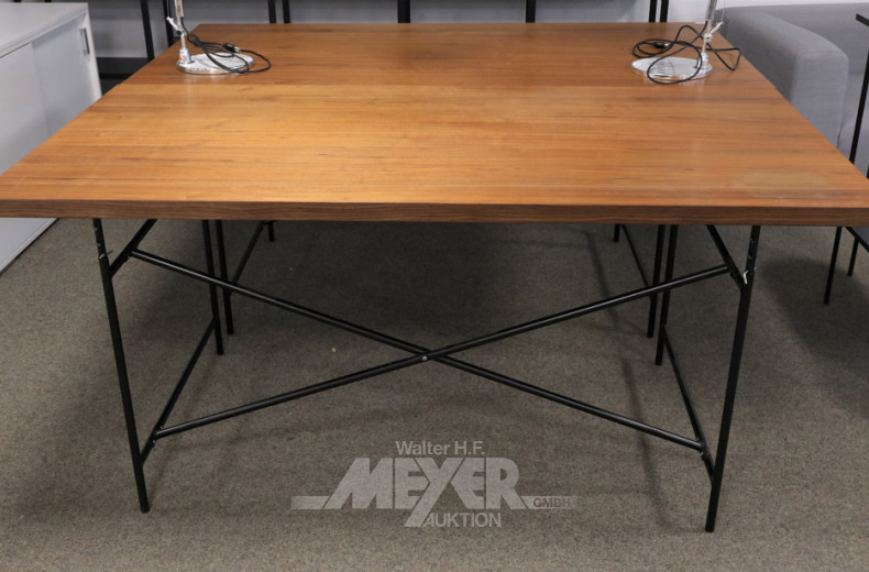 Arbeitstisch mit Edelstahlgestell