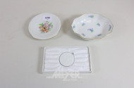 3 Porzellanteile MEISSEN: kl. Wandteller,