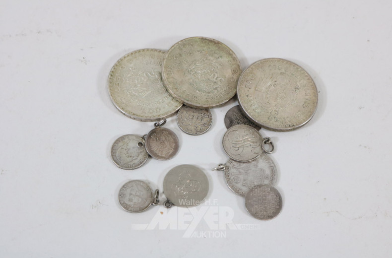 3 Münzen, mexikanische Pesos sowie