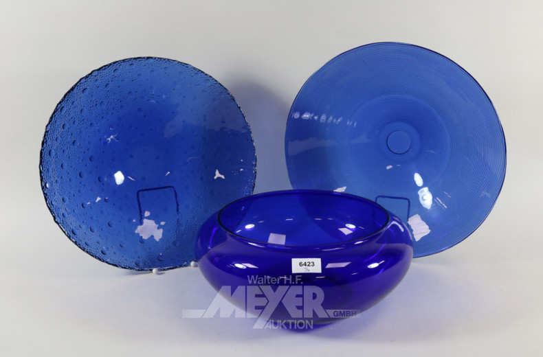 3 div. Glasschalen blau, versch. Grüßen