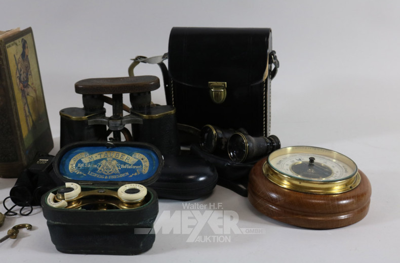 Posten Hausrat: Opern- und Ferngläser,