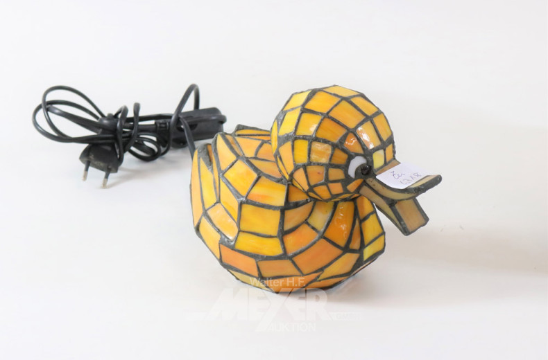 2 versch. Tischlampen im Tiffanystil,