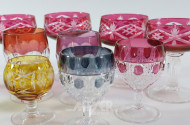 12 versch. farbige Gläser
