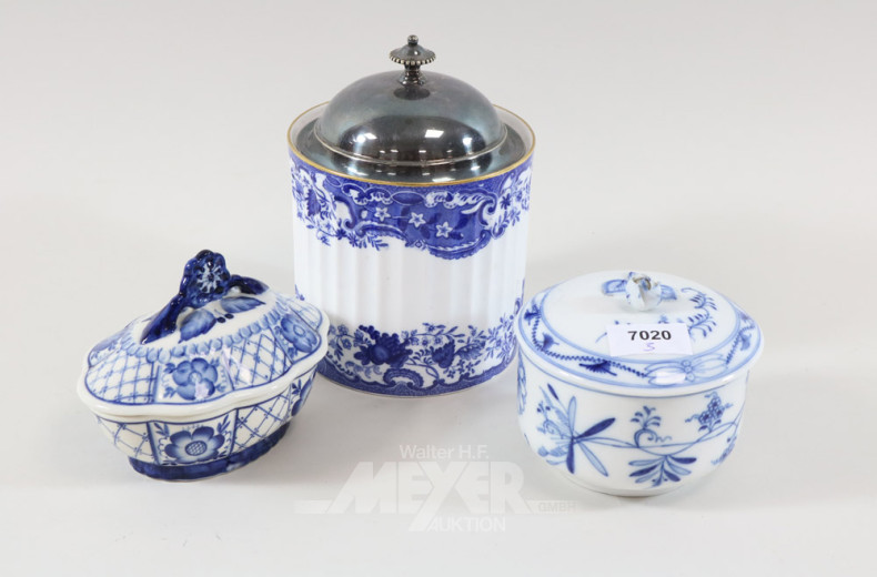 3 versch. Porzellan-Deckeldose