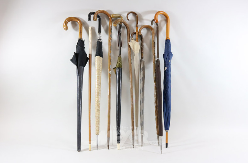 10 versch. Spazierstöcke und Schirme