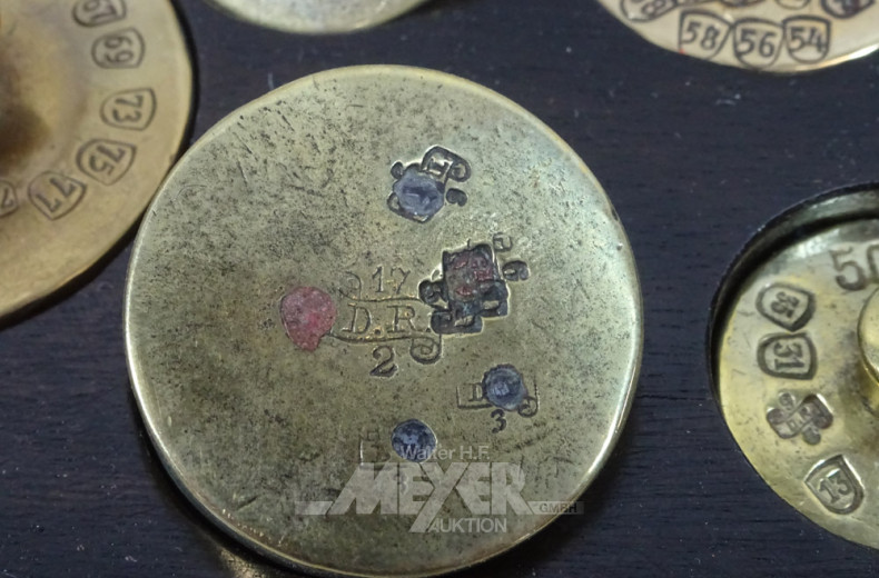 Gewichtsatz im Holzkasten