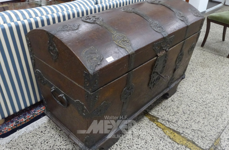 Runddeckeltruhe, Eiche, mit