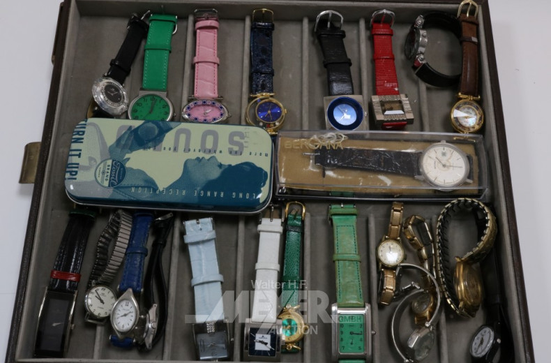 23 Damen- und Herrenarmbanduhr