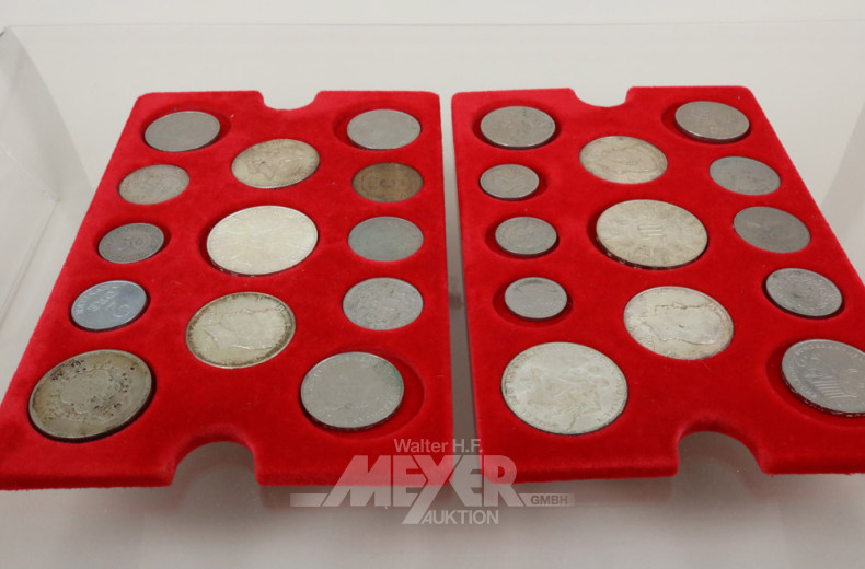 Münzschatulle mit Münzen, Medaillen