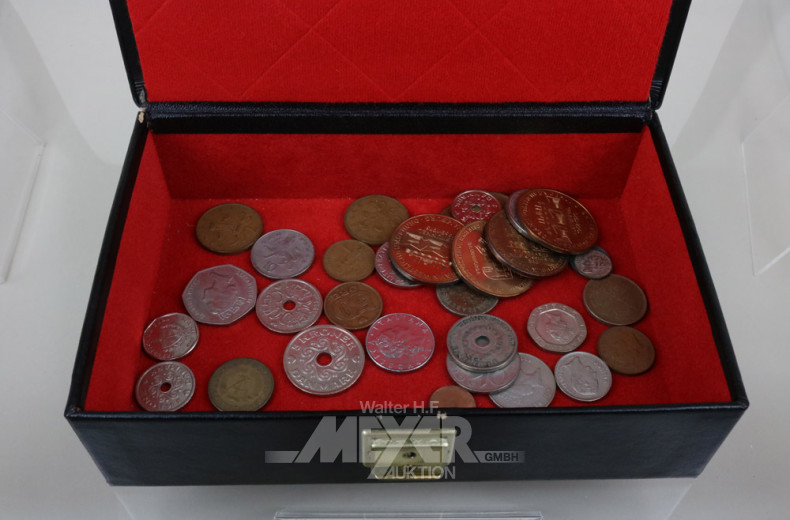 Münzschatulle mit Münzen, Medaillen