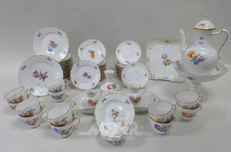 umfangr. Porzellan-Kaffeeservice