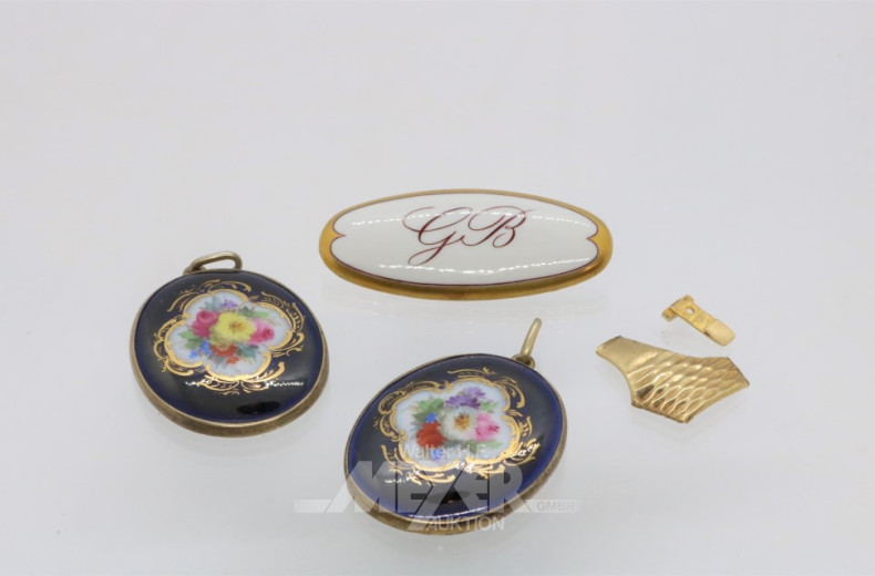 3 kl. Porzellan-Plaketten/-Anhänger, u.a.: