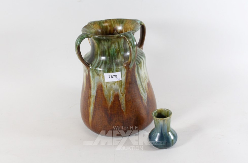 2 Keramik-Vasen, bez. Mutz