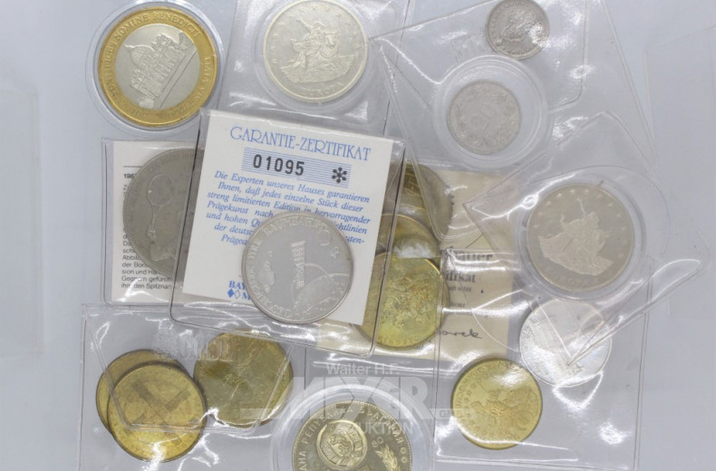 Präsentschatulle mit Münzen u. Medaillen