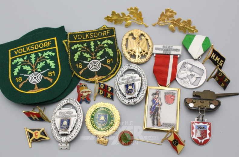 Posten Ehrenzeichen u. Anstecknadeln