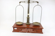 Apothekerwaage, Eichenkorpus mit