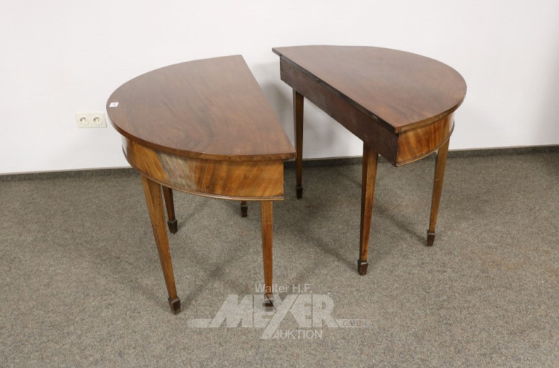 2 halb-runde Konsoltische,
