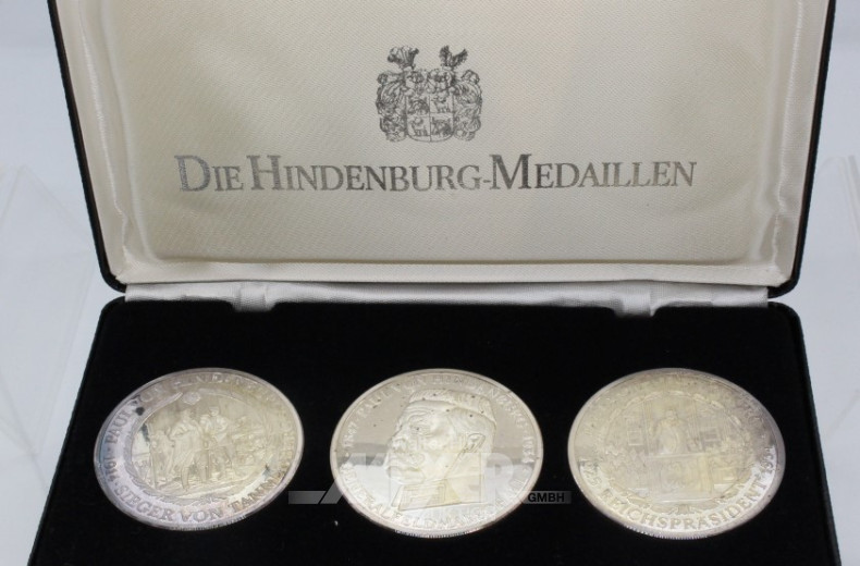 2 Etuis mit zus. 6 Silbermedaillen,