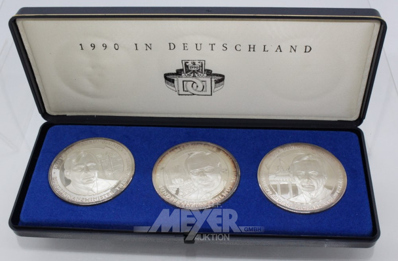 2 Etuis mit zus. 6 Silbermedaillen,