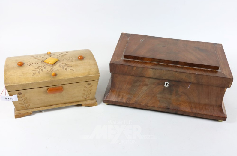 kl. Holztruhe mit Schnitzereien und