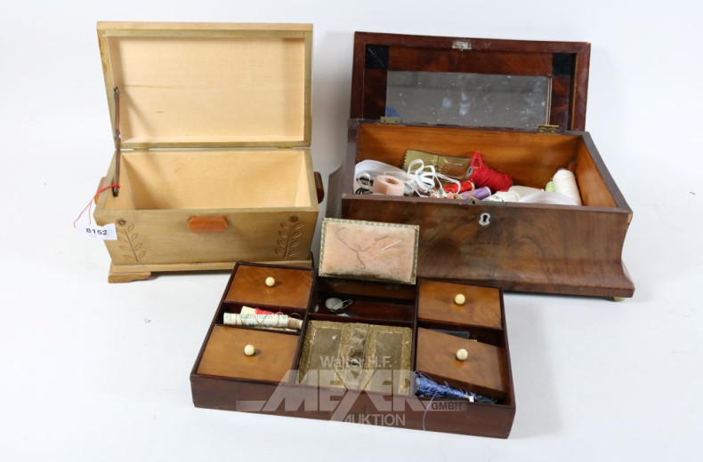 kl. Holztruhe mit Schnitzereien und