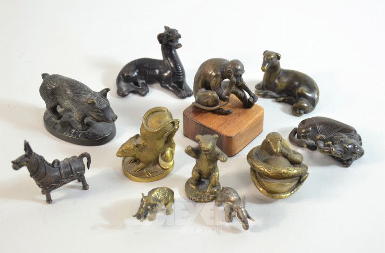 11 versch. Tierfiguren: Affe, Schwein,
