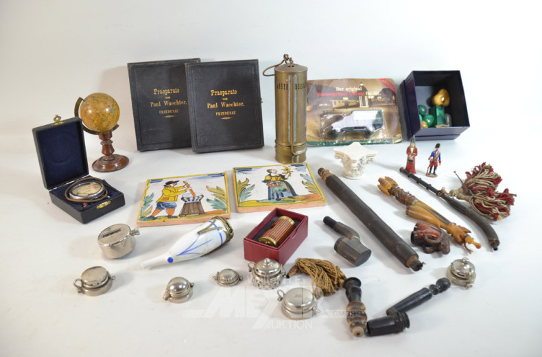 Posten Hausrat: Kacheln, Voltmesser,