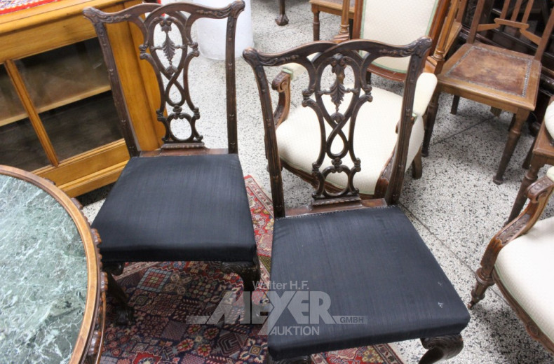 Armlehnenstuhl und 2 passende Stühle