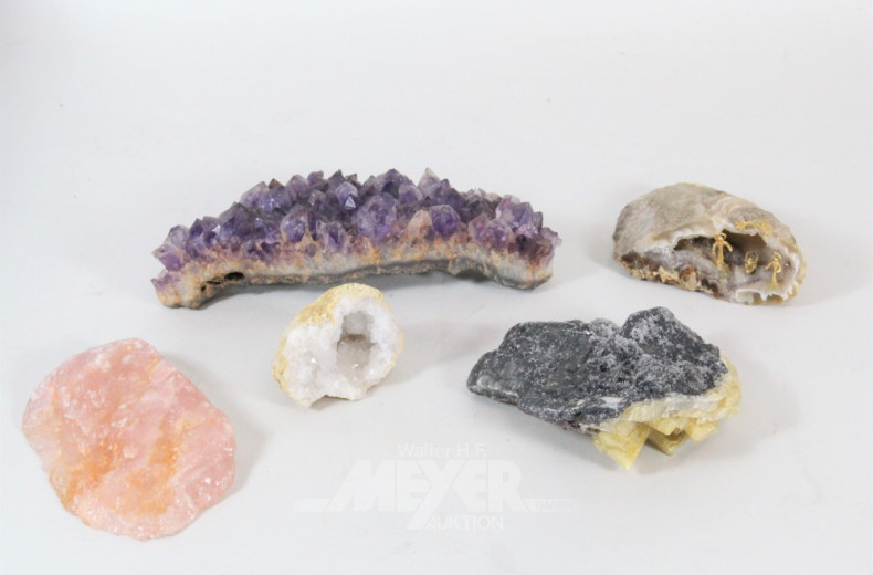 5 versch. Drusen / kl. Steine sowie