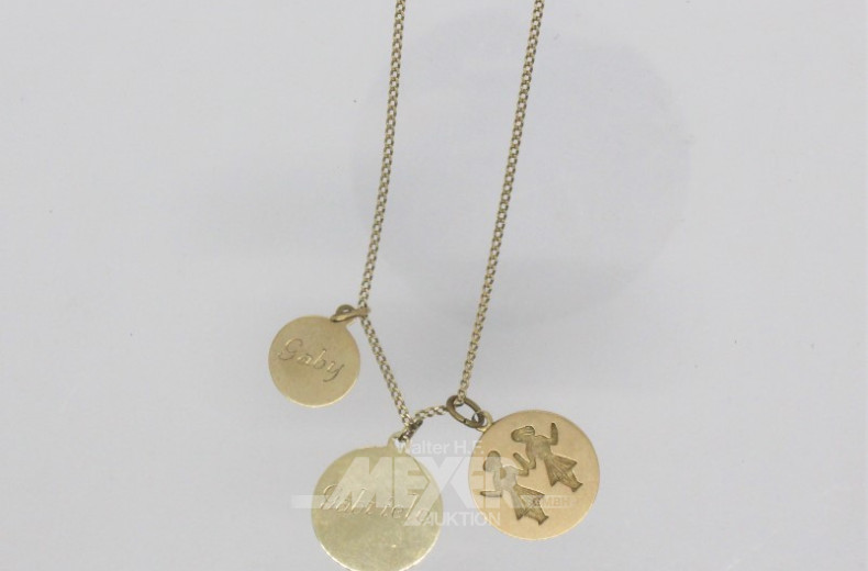 zarte Halskette mit 3 versch. Anhängern