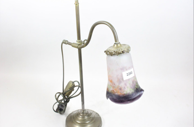 Tischlampe im Jugendstil-Dekor