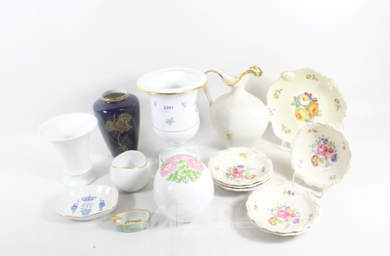 Posten Porzellanteile: Vasen, Schalen,