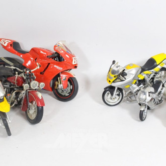 6 Modell-Motorräder