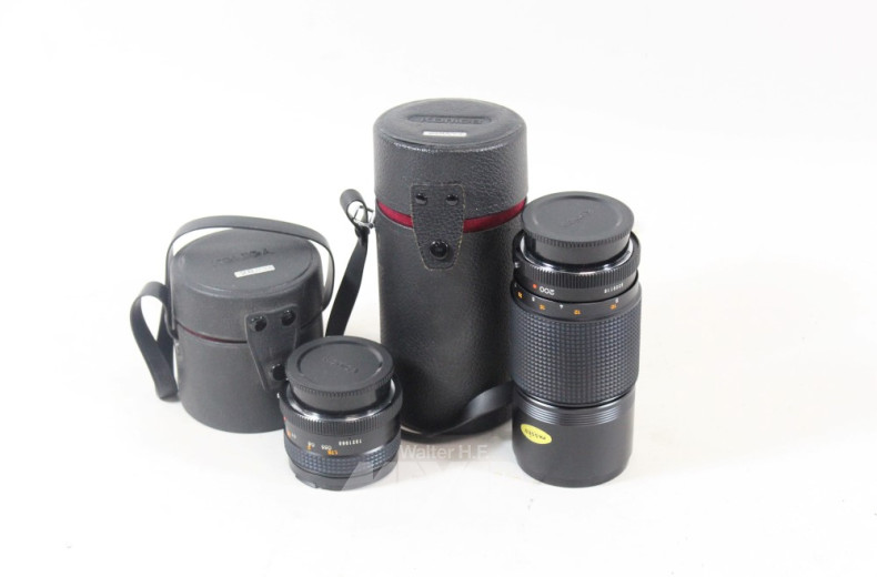 alter Fotoapparat mit 2 Objektiven