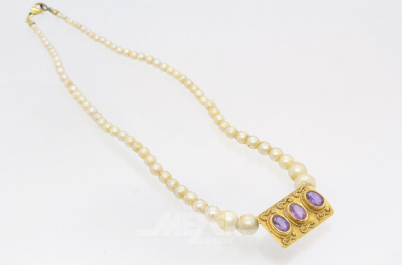 Zuchtperlenkette im Verlauf,