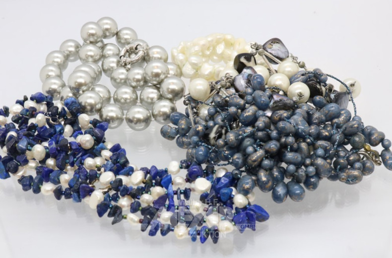 gr. Posten Modeschmuck: Ketten etc.