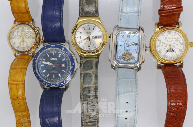 10 Herrenarmbanduhren im Uhrenkoffer