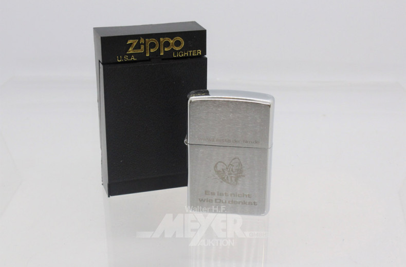 Schatulle mit Plaketten sowie