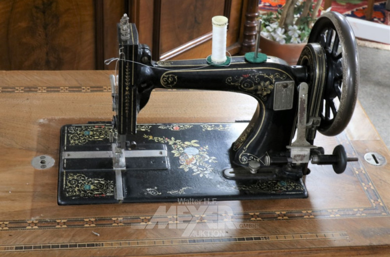 Tischnähmaschine um 1900,