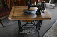 Tischnähmaschine um 1900,