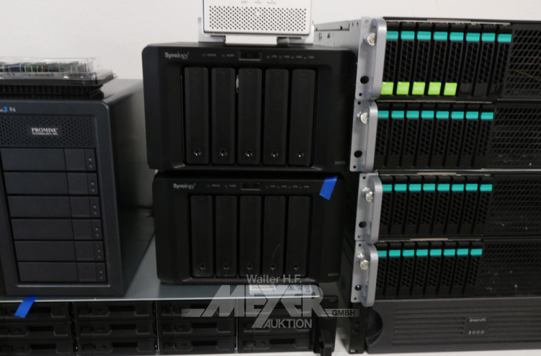 Server best. aus: 5 Festplatten Racks