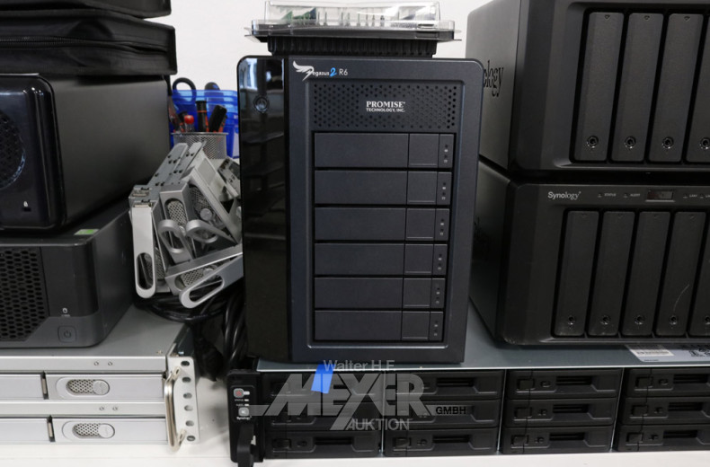 Server best. aus: 5 Festplatten Racks