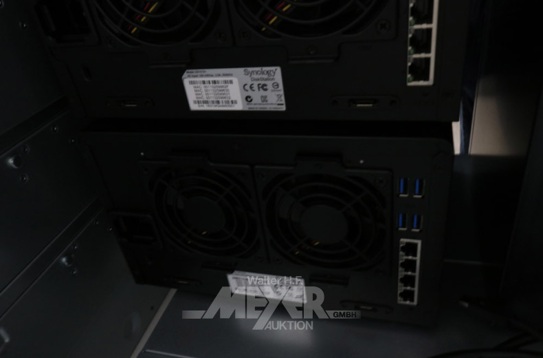 Server best. aus: 5 Festplatten Racks