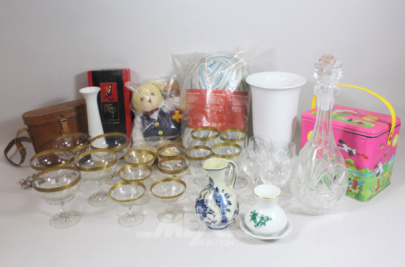 Pos. Hausrat u.a. Vasen, Karaffe,